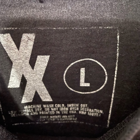 Machine Gun Kelly Bundle 2022 Tour Shirt Black Large and Red Shirt XL - Picture 3 of 5